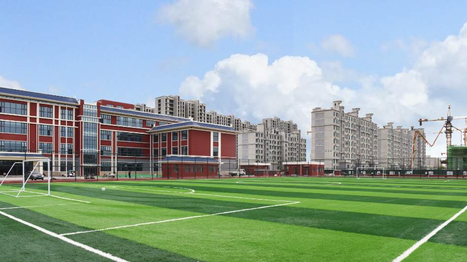 泳池取暖新科技：空氣源熱泵系統(tǒng)助力節(jié)能環(huán)保